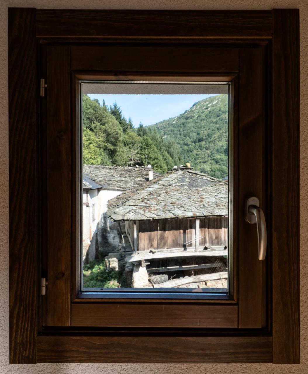 Hotel Rural Las Montanas De Pumar Besullo Buitenkant foto