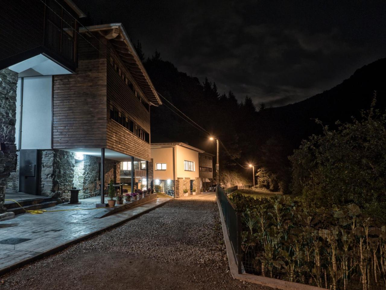 Hotel Rural Las Montanas De Pumar Besullo Buitenkant foto